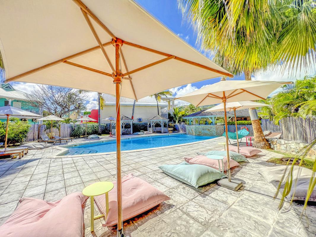 A louer appartement Baie Orientale Saint Martin-piscine-15
